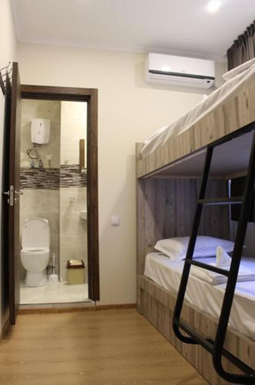 Hotel Tiflis Garden Extérieur photo
