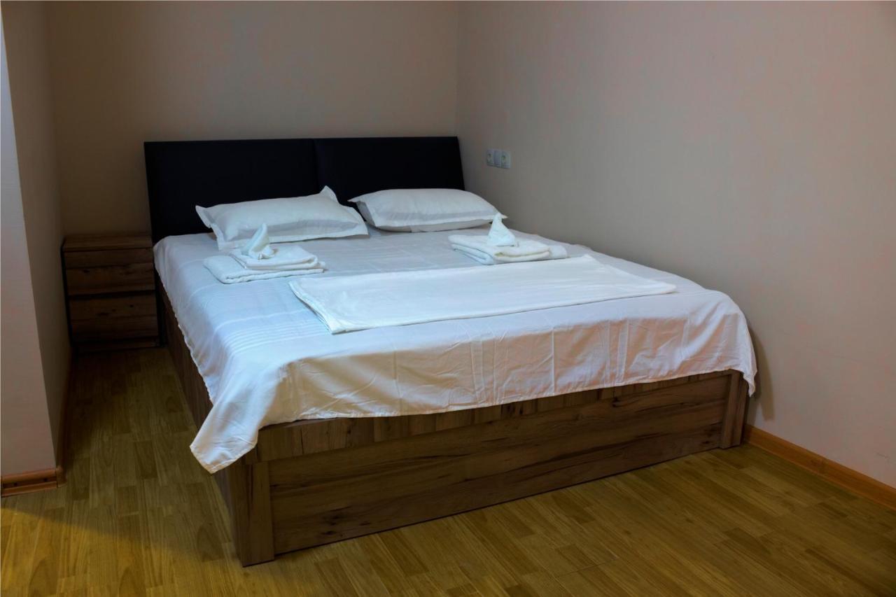 Hotel Tiflis Garden Extérieur photo