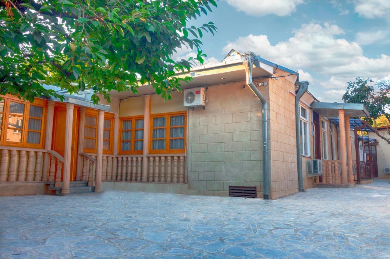 Hotel Tiflis Garden Extérieur photo