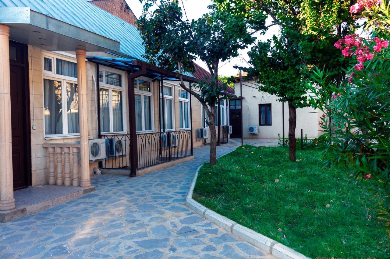 Hotel Tiflis Garden Extérieur photo