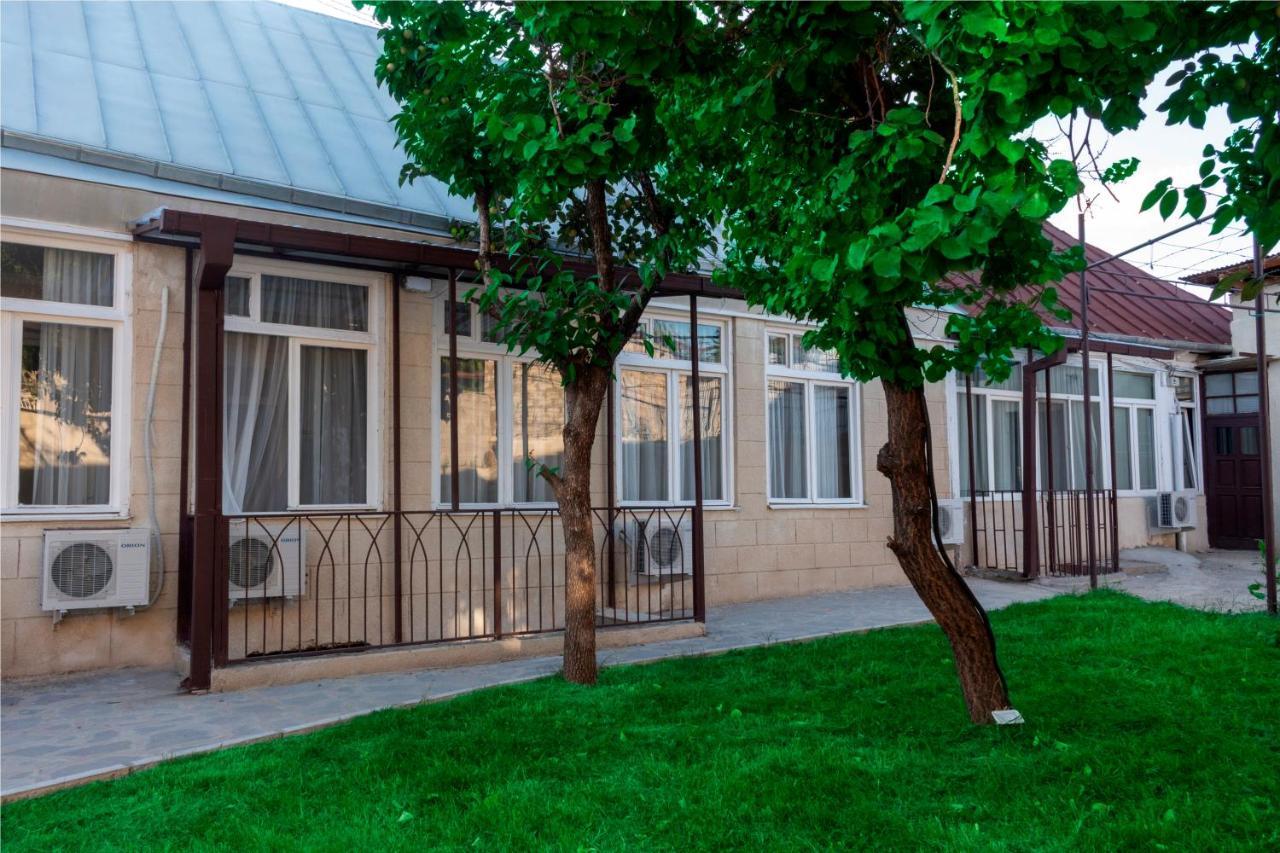 Hotel Tiflis Garden Extérieur photo